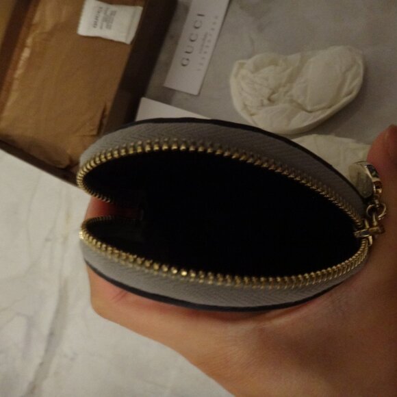 Authentic Gucci GG logo Monogram Heart Coin Case - Picture 5 of 5